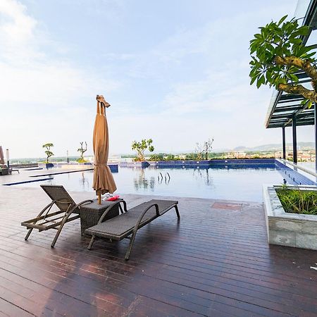 Lovina 1615 At Pollux Meisterstadt Batam エクステリア 写真