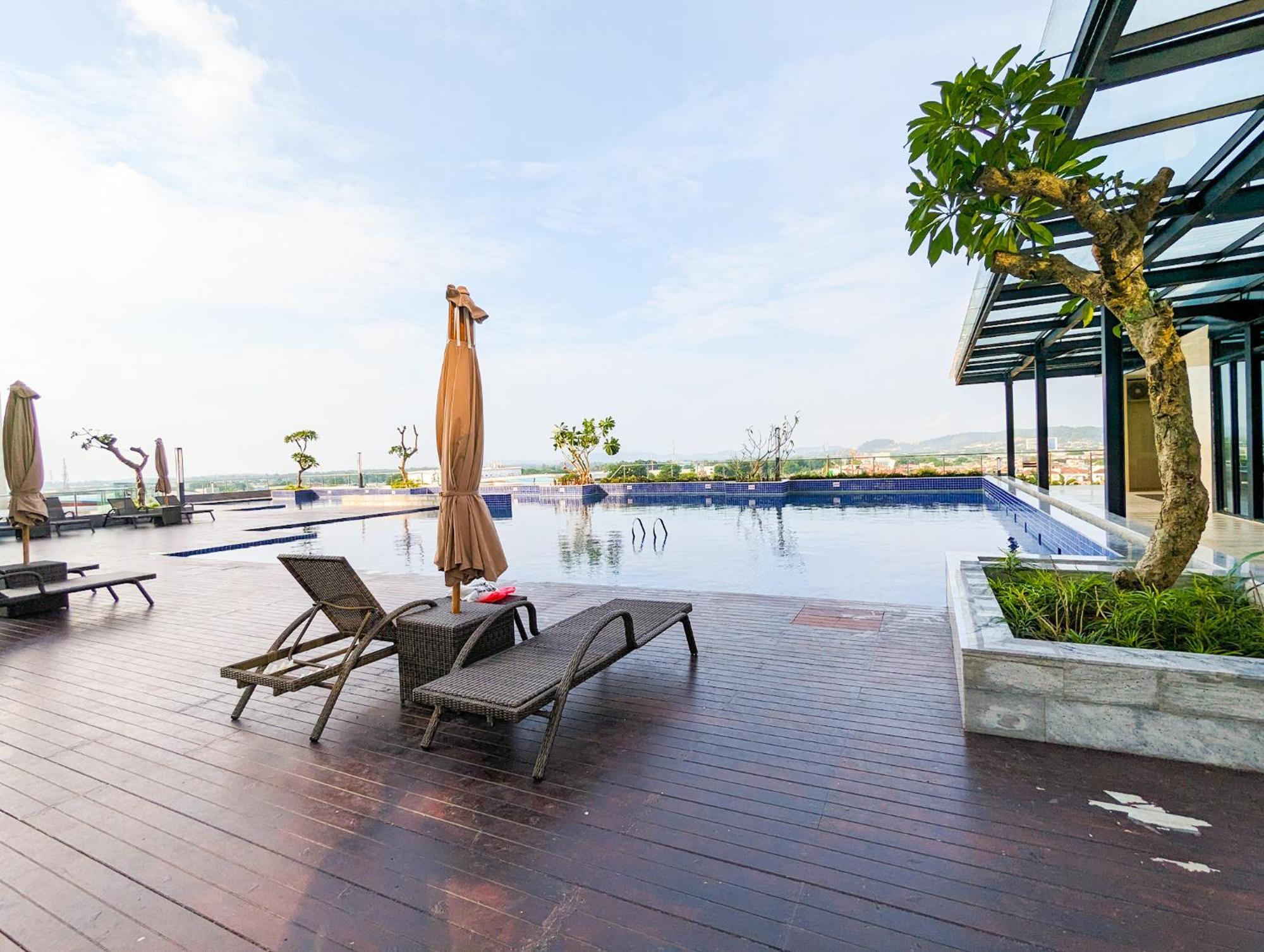 Lovina 1615 At Pollux Meisterstadt Batam エクステリア 写真
